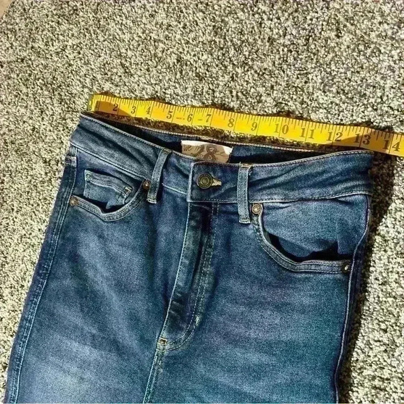 We The Free Size 28 High Rise Skinny Jeans Raw Hem Medium Wash - Picture 5 of 10
